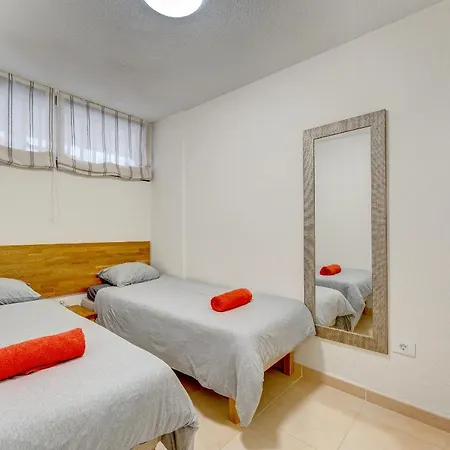 Charming Two Bedroom In Cristianos דירה ארונה