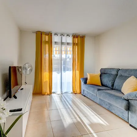 Charming Two Bedroom In Cristianos דירה *