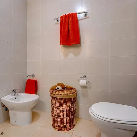 Charming Two Bedroom In Cristianos דירה *