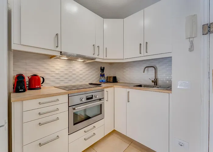 Charming Two Bedroom In Cristianos * Арона