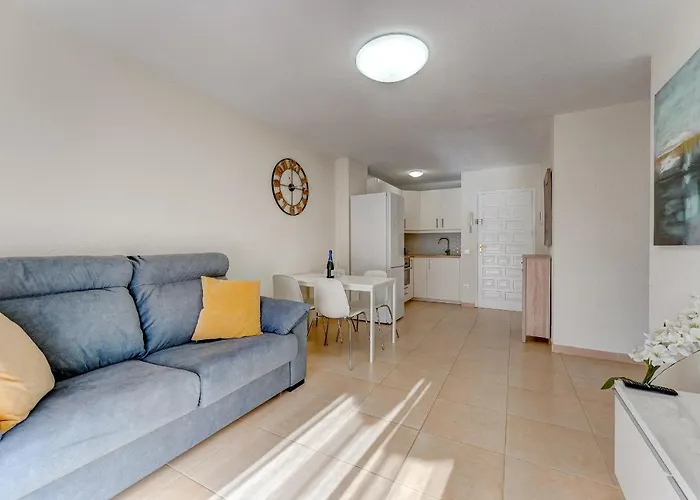 Charming Two Bedroom In Cristianos *