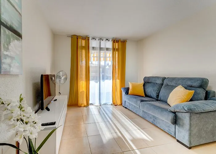 Charming Two Bedroom In Cristianos 아파트 *